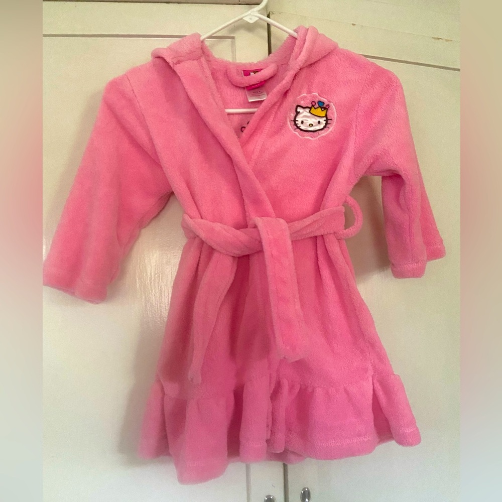 Hello Kitty size 4 bath robe
